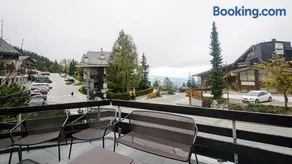 Alpine Family Retreat, Sleeps 10 - Image 1