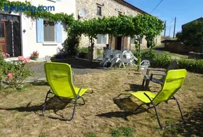 Maison charmante à Mercœur avec jardin et parking - Image 1