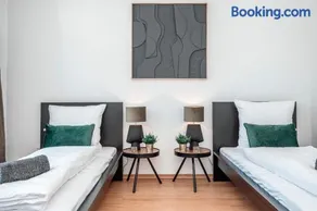 SpaceStays Krefeld Zentrum Apartment For 4 WIFI Kitchen - Image 3