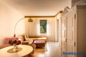 goldfinger + suites - Image 1