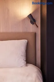 HANNAH Mirror Tiny House - Image 4