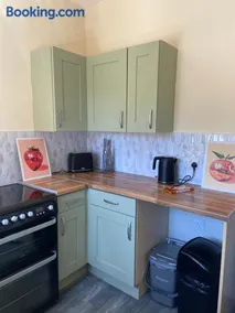 Cute Central House Sleeps 4 - Image 3
