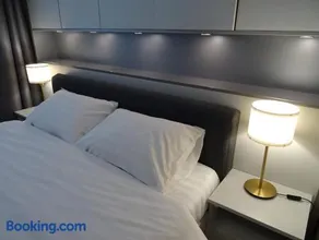 Smart Apartament Premium Tei - 110 mp, 4 Camere, Jacuzzi & Living Generos, Cameră Copii, Piatra Neamț - Image 2