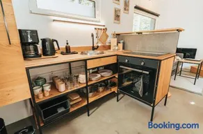 Modernes Tinyhouse Trailer Cabins am Waldrand - mit Seezugang - Image 1