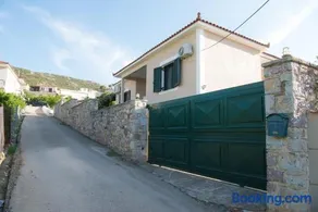 Kiveri Garden Villa - Image 2