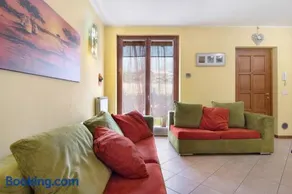 Colorful Apartment - Image 4