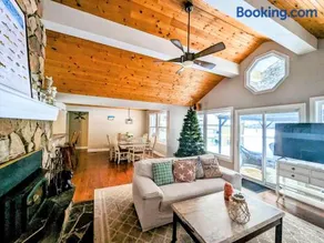 Cozy Escape, Kawarthas Cottage With Sauna - Image 2