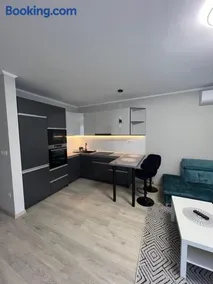 Komarom Luxe Apartment - Image 4