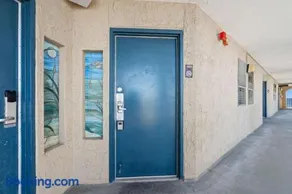 Beach Cove Resort Unit 1421 with Direct Oceanfront Balcony - Image 1