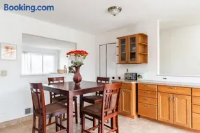 Cozy home in 5 star Livonia Westland neighborhood - Image 4