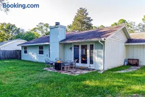 Family friendly - Fire pit -4 min to UF - Spacious - Image 2