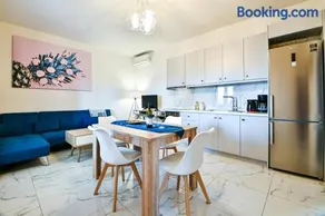 Koukounari Luxury Apartments - Image 3