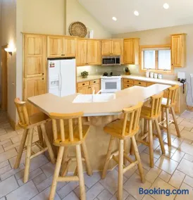 Interlachen Unit 3 - Image 4