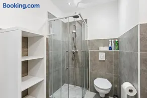 City Centre Apartments with Kitchen & 24h Self Check-in - Image 2