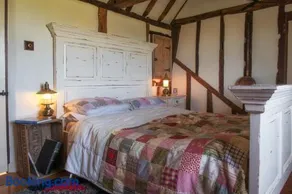 Coldharbour Cottage with Hot Tub - Image 5