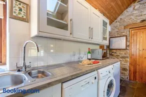 2 Bed in Haverfordwest oc-53019 - Image 2