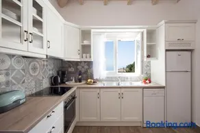 The cottage, Nissaki, Kaminaki Beach - Image 3