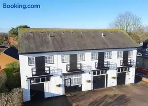 Stratton Cottage Guesthouse - Image 2