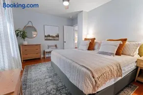 Windsor Hot Tub House - Near Lake Park and Breweries - Image 3