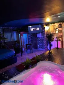 Marbella Logement privatif -Jacuzzi-Sauna - Image 3