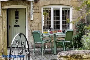 4 Court Cottages - Image 3