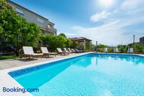 Villa Apartments Duje - Image 1