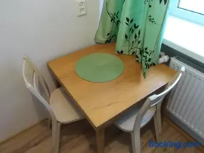 Airport Apartment - Image 1