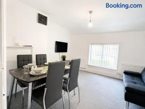 Grange House 1 Bedroom for 3,4, Train Station FREE Parking - Image 3