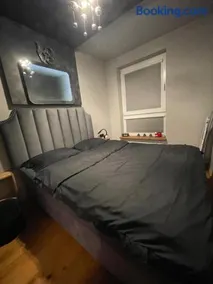 APARTAMENT PREMIUM BLACK HORS Centrum Ścisłe Deptak -ETIUDA Panoramiczna 2 -Garaż Podziemny -f VAT - Image 3