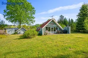 Idyllic summer house in calm, green surroundings - Image 2