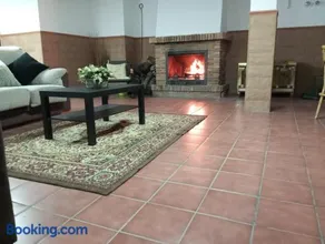 VILLA BILBILIS con piscina privada, barbacoa y parking - Image 2