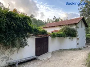 Charming House in Castelo do Neiva with Lake View - Image 2