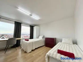 Large House for Workers/Family with Free Parking - Image 5