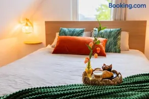 The Hajdu Hide-Away - Cozy, Private House, Hot Tub & Garden, Pet Friendly - Image 2