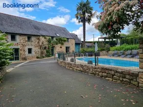 Au Mont De La Quintine # Piscine & Jacuzzi # - Image 3
