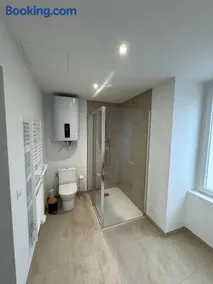 Studio neuf et élégant au centre de Vierzon - Image 4
