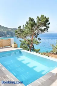 Akropolis Village Complex of Luxury Residence - Image 2