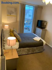 Market Hill Apartments - Image 3