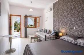 Perama Hotel, Karpathos - Image 2
