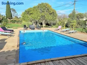 VILLA avec piscine - 4 chambres - parking - calme - Image 1