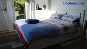 Bosons Bunks 'As seen in Beyond Paradise ' - Image 2