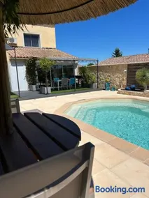 Appartement duplex meublé avec vue sur piscine - Image 1