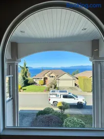 Spacious 2-Bedroom Main Level with Panoramic Ocean Views in Nanaimo - Image 1