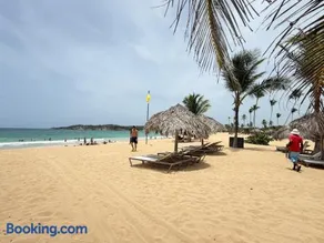 STEPS TO THE BEACH 2 Stunning condo 4 min walk to Bibijagua Beach and Catamarans - Image 4