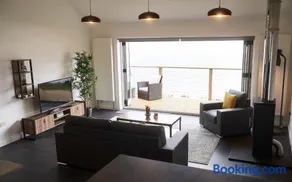 Shoreland Lodges - Holly Lodge - Image 4