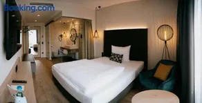 LOOM Hotel & Skybar - Image 2