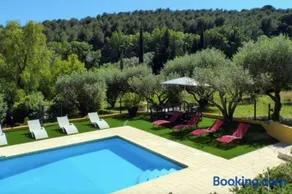 Sunny house with garden and private pool - Image 1