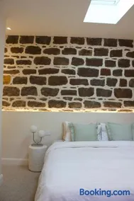 The Cottage - Image 4