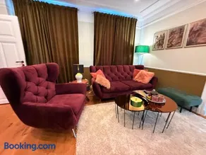 Whisperwood Apartment - Image 1