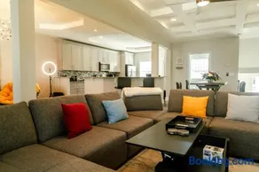 Enjoy this mini-mansion near downtown and the airport! - Image 2